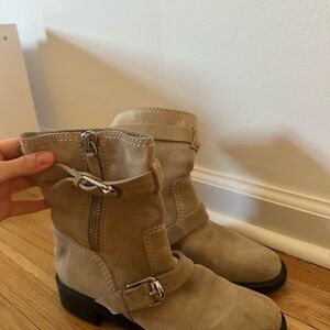 Gucci Tan Ankle Boots